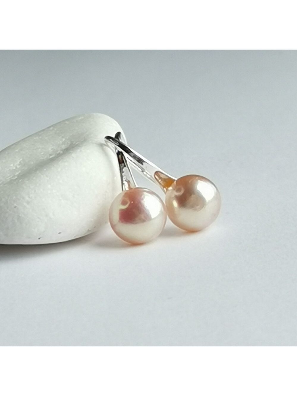 Blush Pink Freshwater Pearl drop earrings NEW